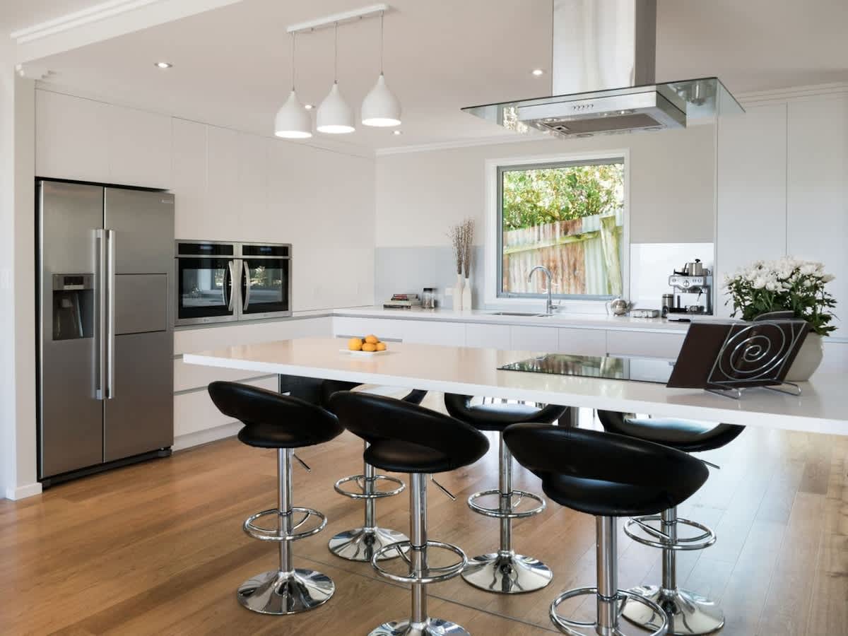 Magic on Molesworth – 4BR townhouse near CBD