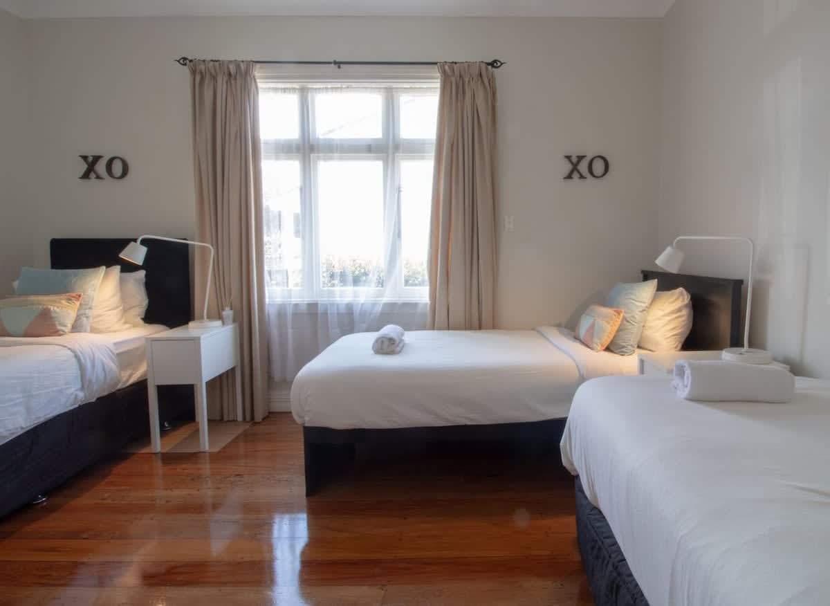 Fabulous In Fitzroy – seconds to Fitzroy Beach