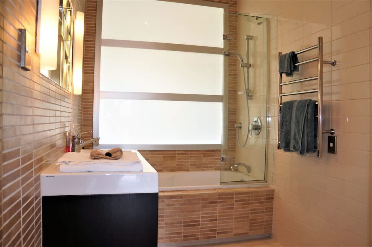 Buller Bungalow: Coastal Charm in New Plymouth