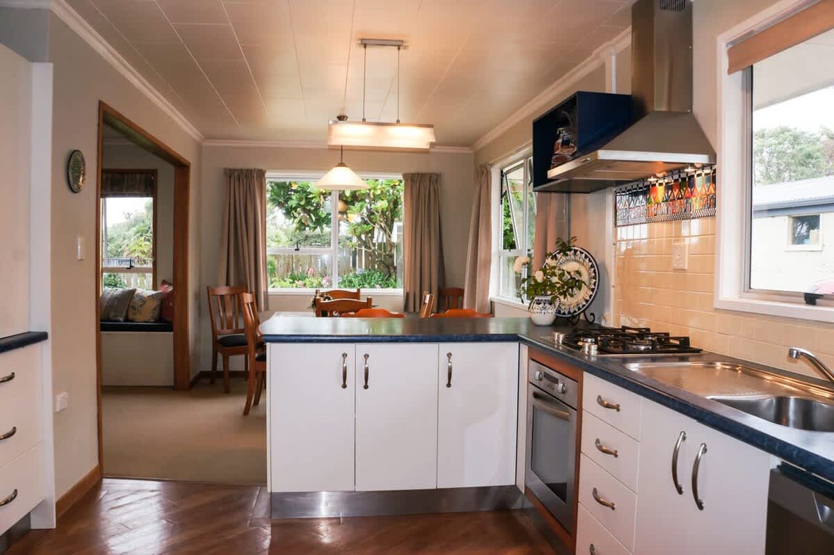 Memories on McFarlane – 3bd villa prime Oakura location
