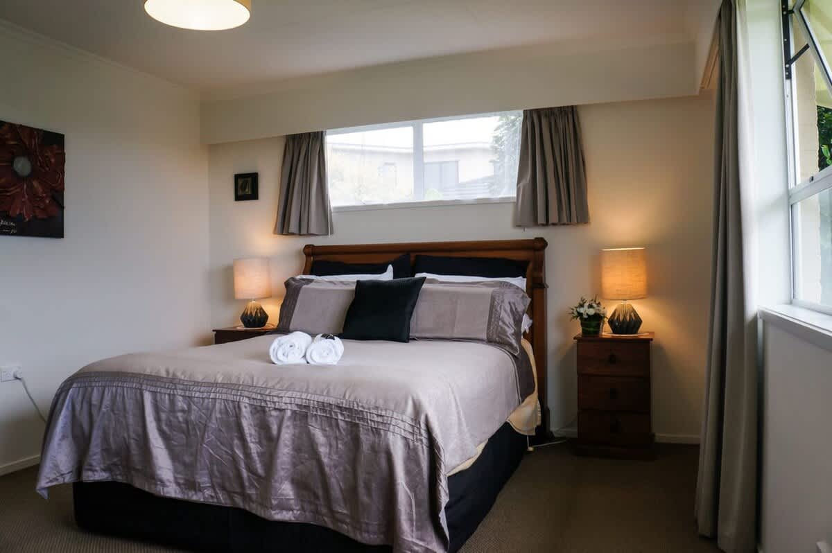 Memories on McFarlane – 3bd villa prime Oakura location