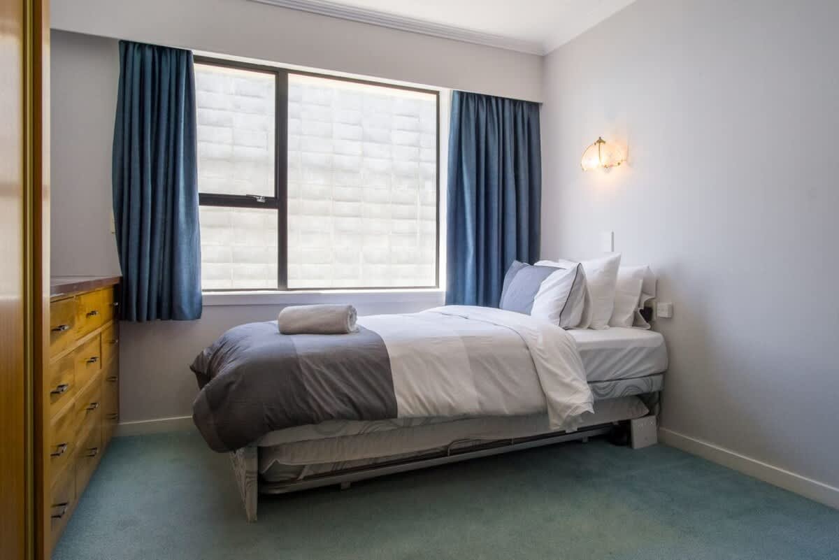 Waterfront On Woolcombe – 4BR holiday apartment