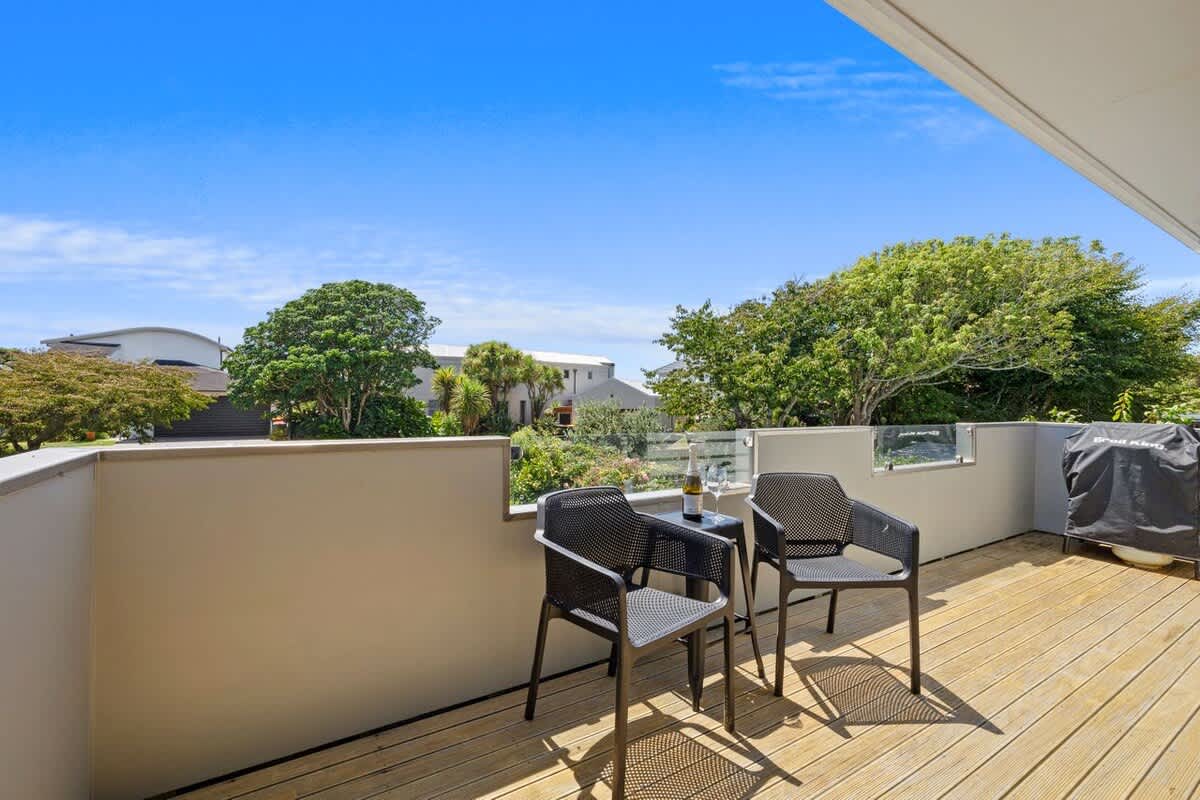 Seven By The Sea – stylish apartment near port