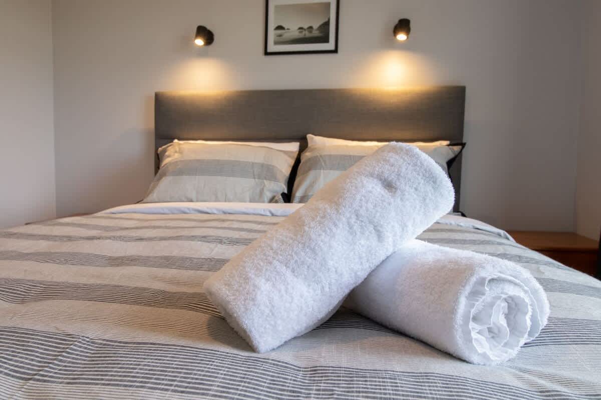 The Window Seat – pet-friendly 1BR apartment