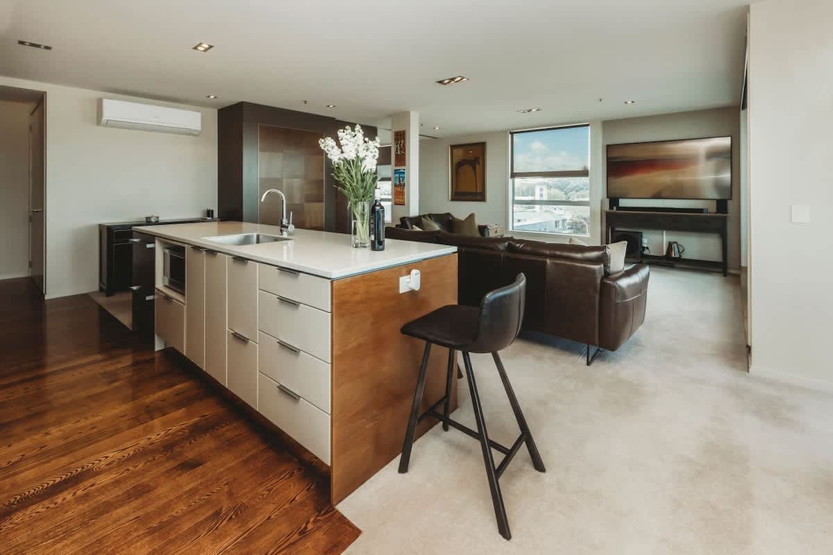 Liardet Penthouse – Inner city accommodation