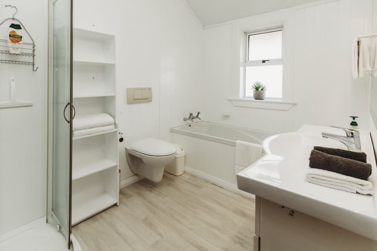 Central One Fifty Five – character home near CBD