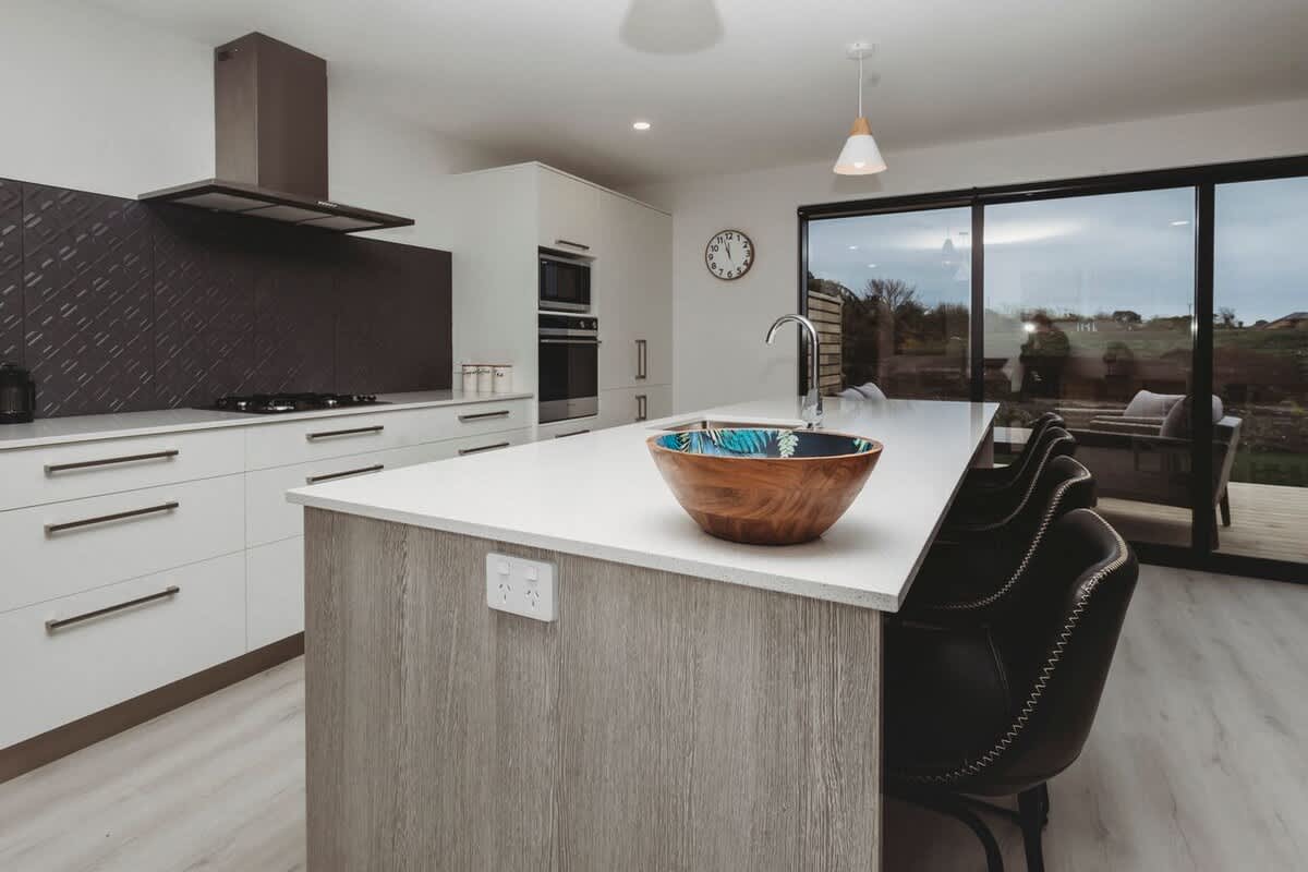 Bell Block Beauty – pristine 3BR home near beach
