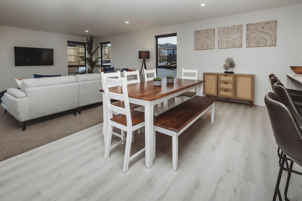 Bell Block Beauty – pristine 3BR home near beach