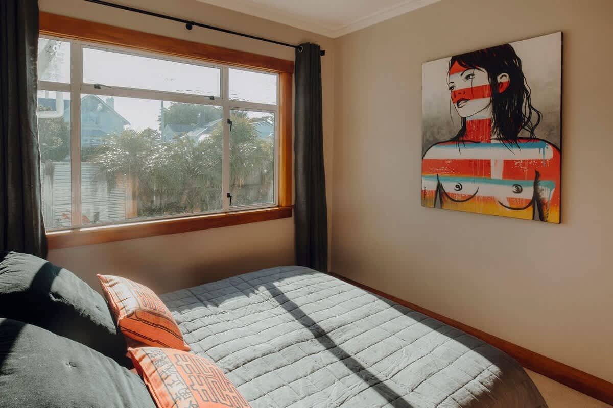 Karamu Korner – 4 BR bungalow near Fitzroy Beach