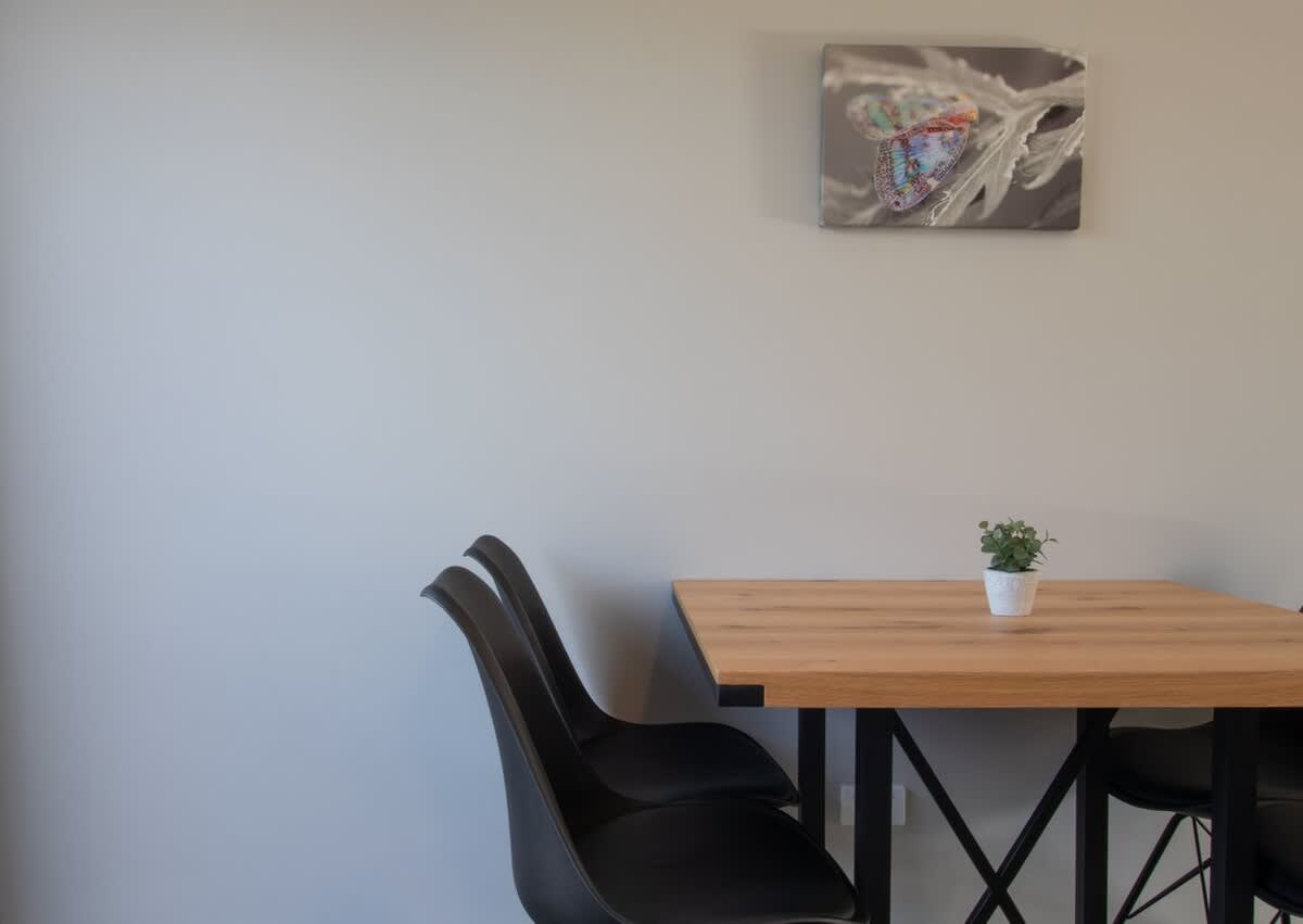 The Aisle Seat – pet-friendly 1BR modern apartment