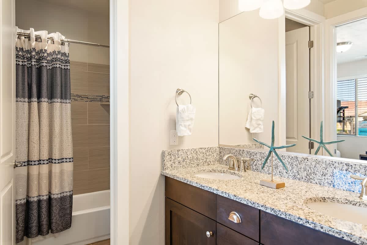 Bathroom for bedroom 4