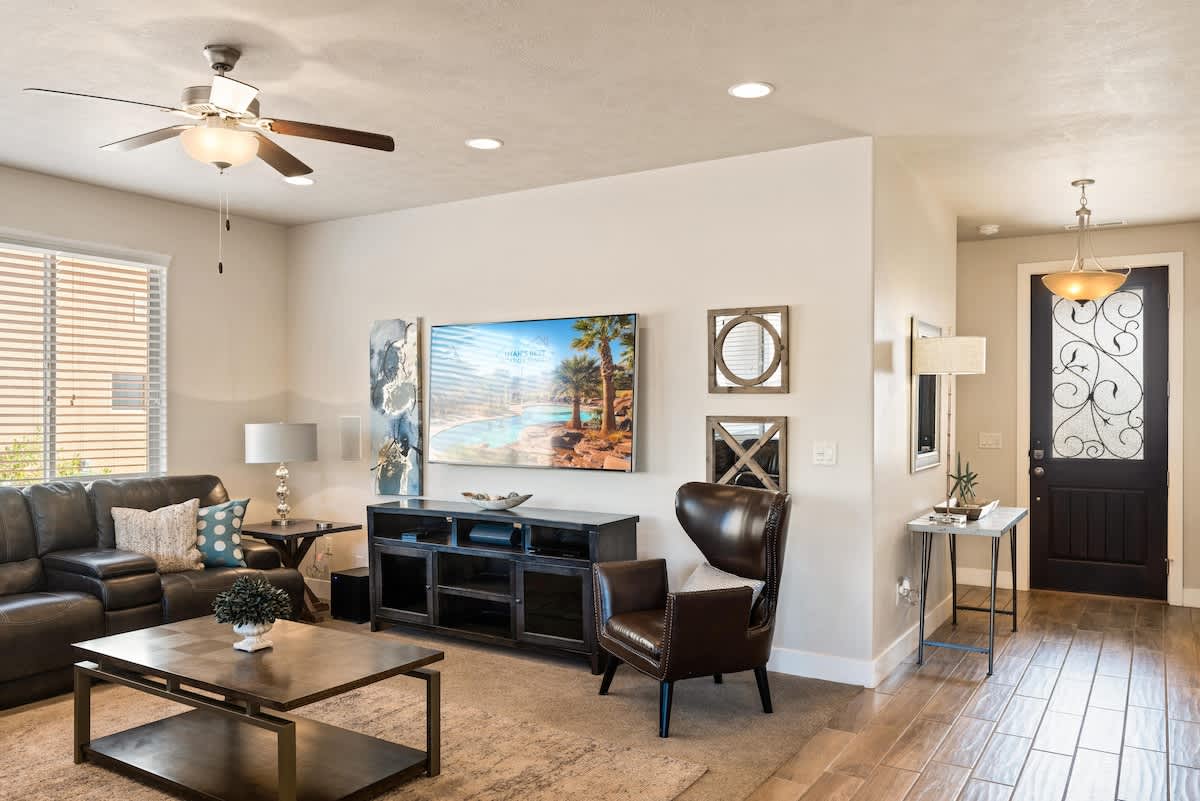 Living room with Plenty of space to gather a group
