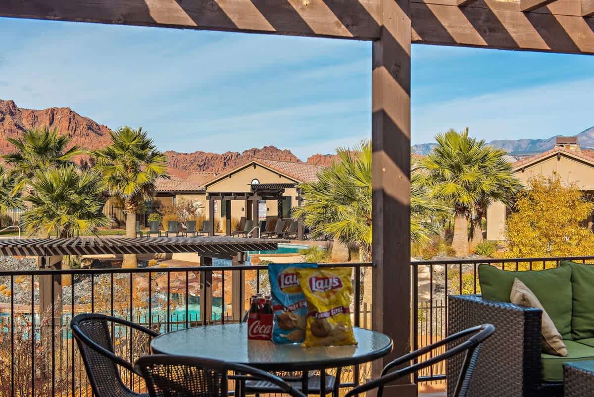 Balcony with best pool view in Paradise Village!