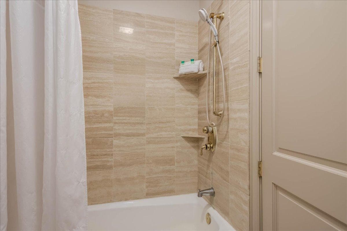 Tub/Shower combo in full basement bath