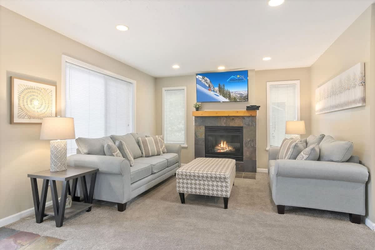 Union Pines in Salt Lake with Hot Tub and Deck 3