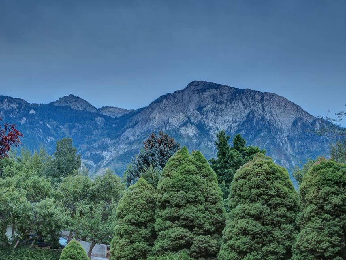 Gorgeous Mountain Scenery