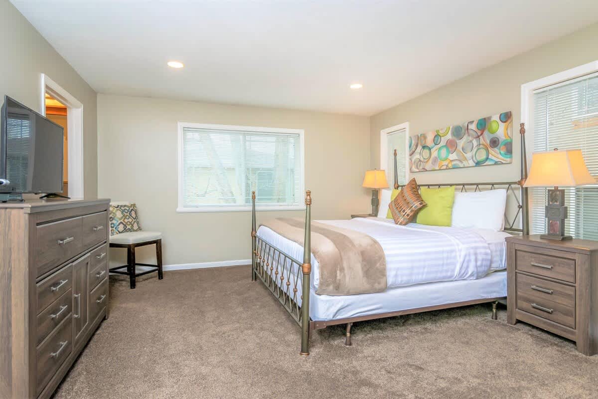 Union Spruces in Salt Lake with Hot Tub and Foosball 5