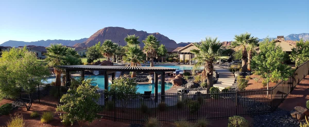 Clubhouse pool - A short 1 minute walk to this luxurious 2-tier 