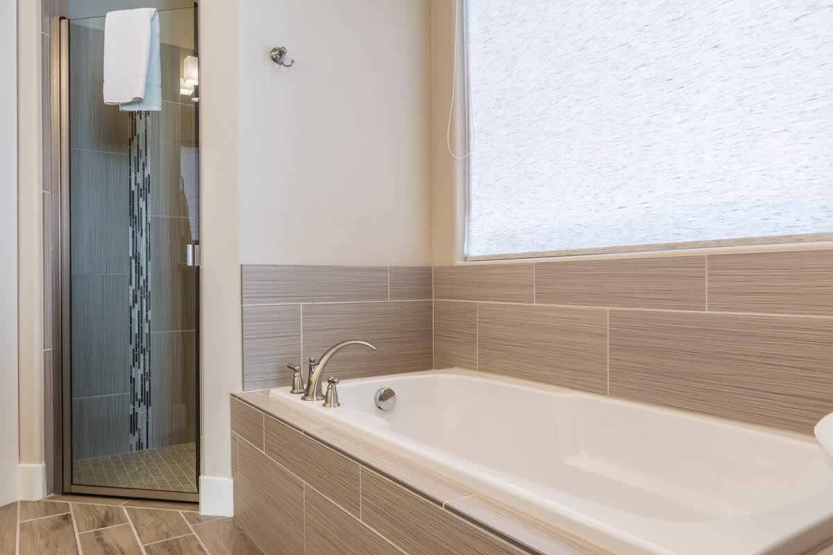 Bathroom - Large garden tub and walk-in shower