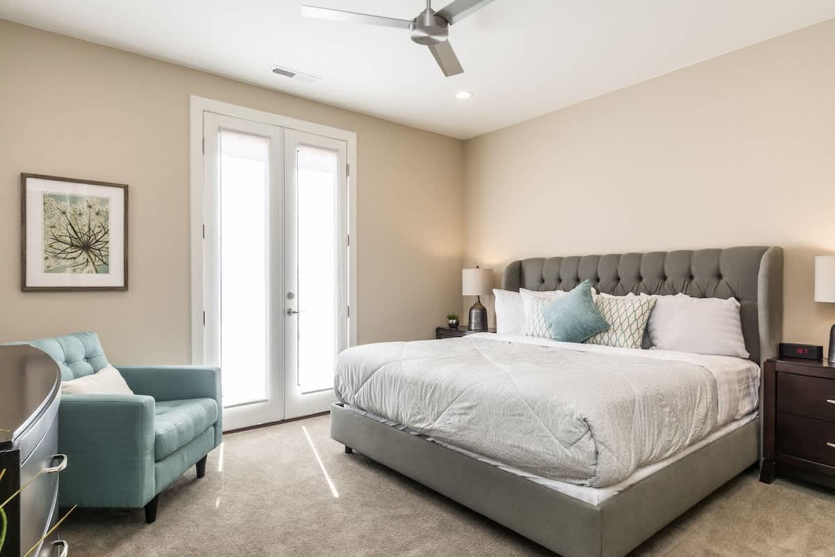 Bedroom 2 - King bed, upstairs