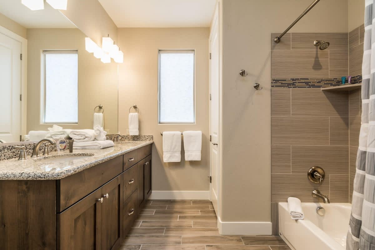 Bathroom for bedroom 4