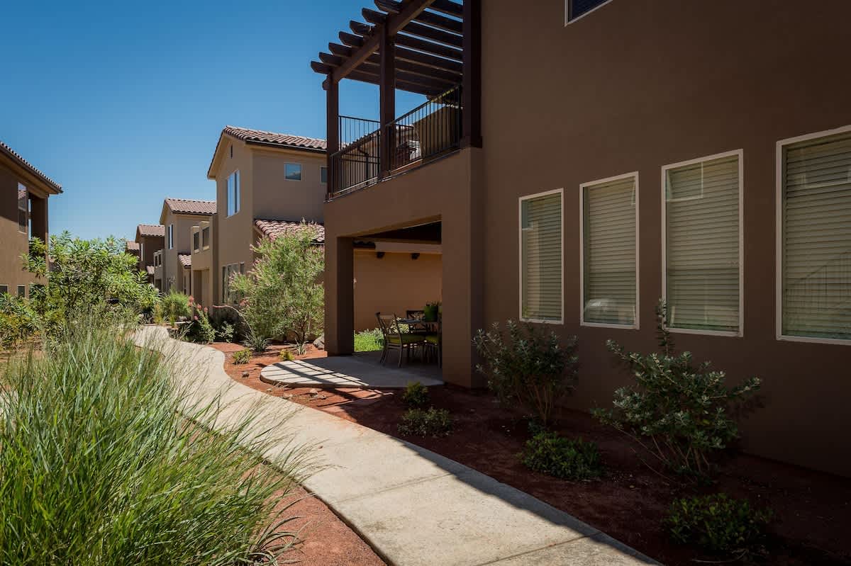 Walkway to the pool area short 2 minute walk