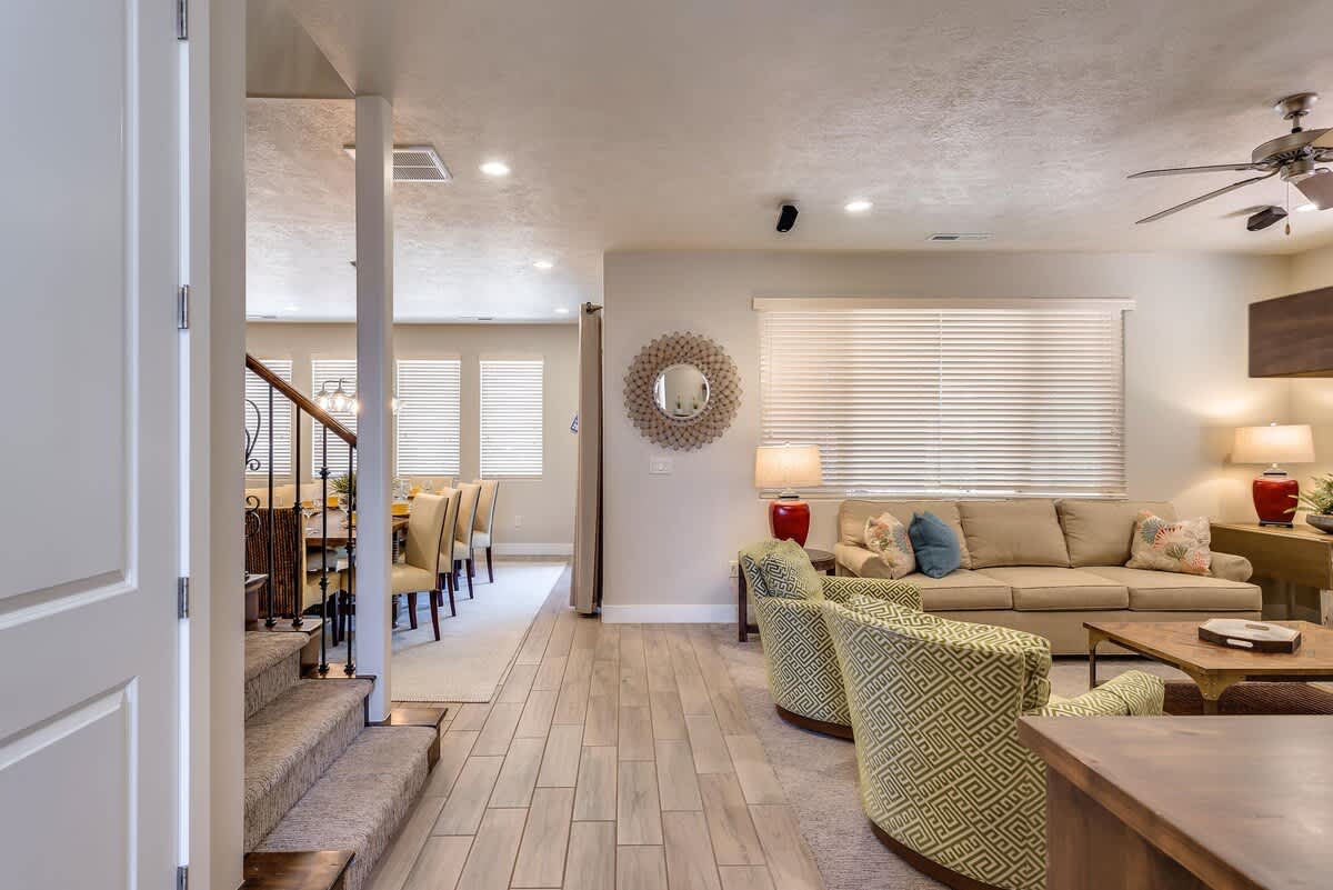 Entry opens to open concept family room and kitchen/dining