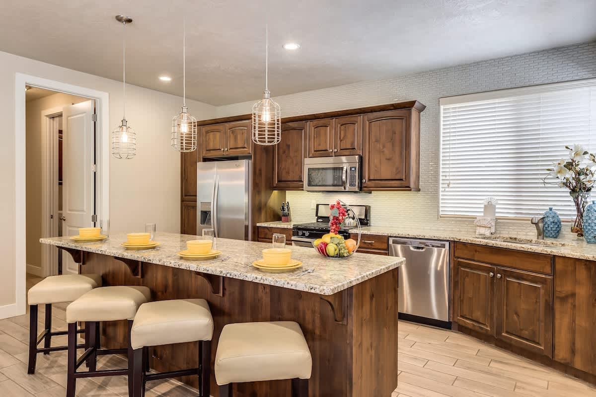 26 - Red Rock Hideaway Family Home with Casita