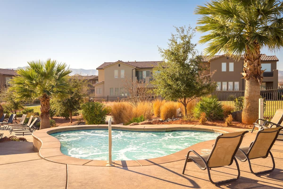 Clubhouse pool hot tub
