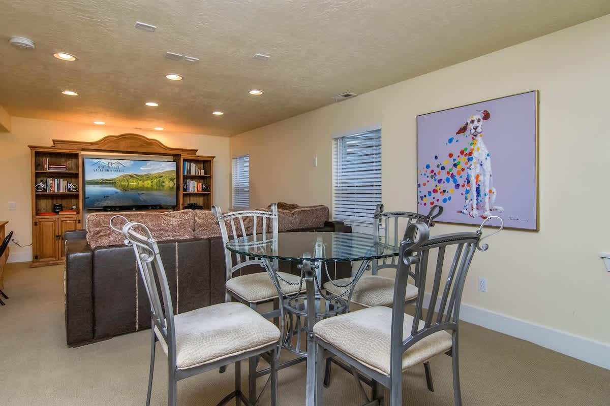 Urban Central in Salt Lake with Indoor Hot Tub 4