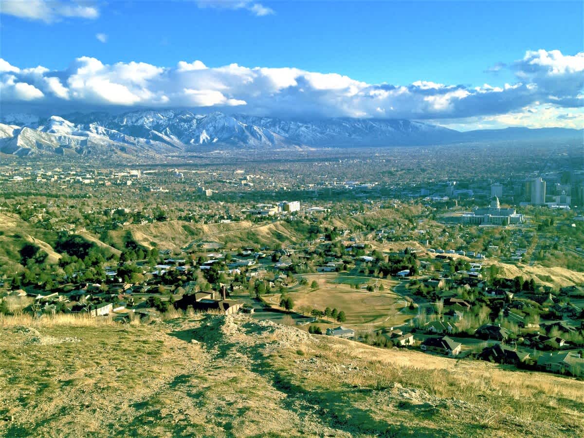 Gorgeous mountain scenery to explore nearby
