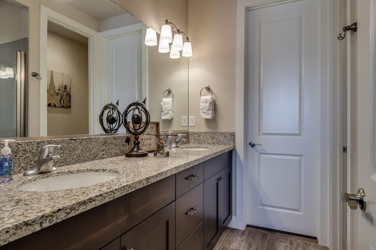 Bathroom for bedroom 2