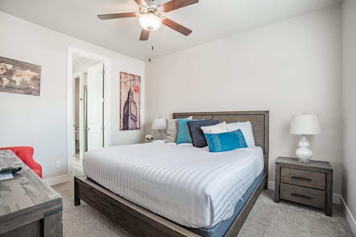 Master bedroom 2, king bed, upstairs