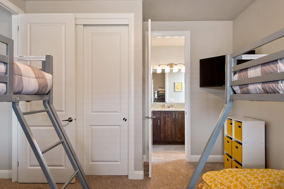 Bunk room 6 with 2 twin over full bunks