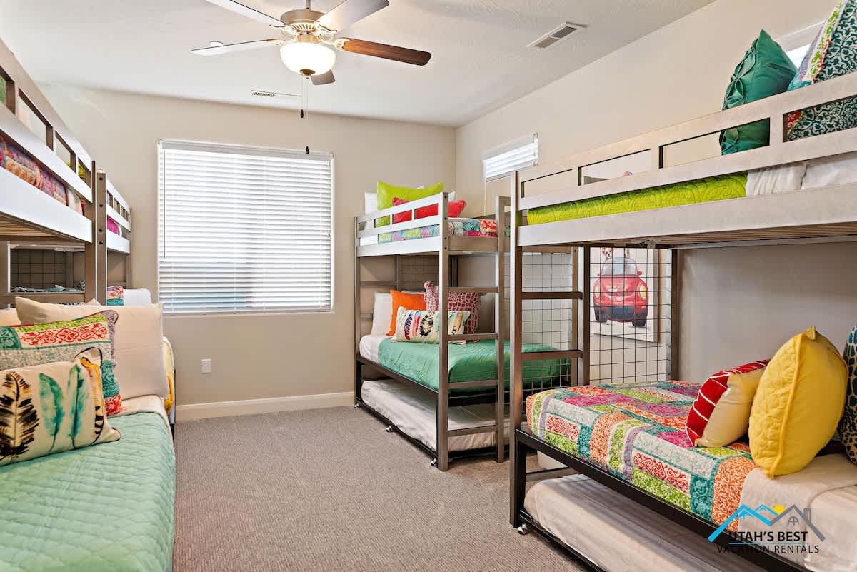 Bunk bedroom 1, upstairs