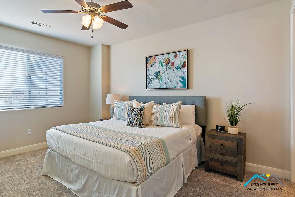 1 of 7 king master bedrooms with a private bathroom and TV