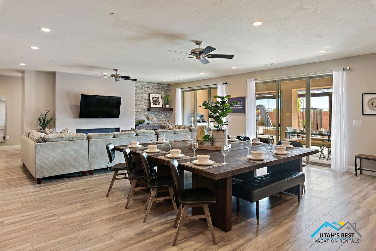 Plenty of space to gather a large group