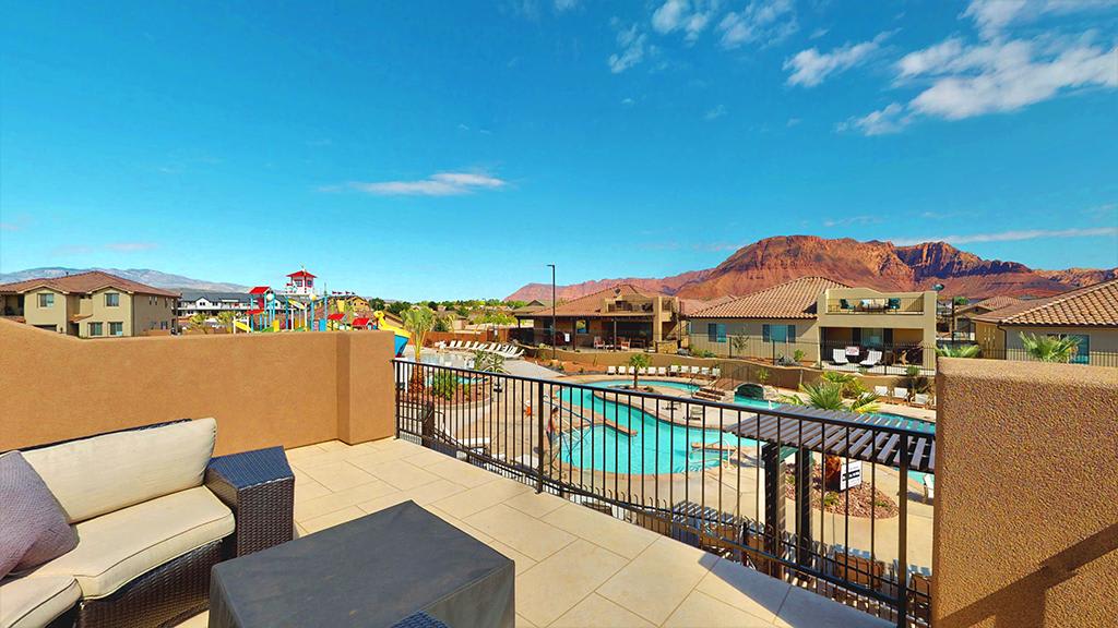 Roof-top terrace with water park and mountain view