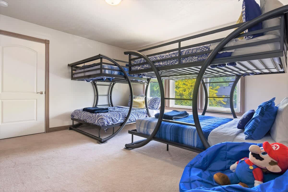 Bunk room kids love! 2 bunks, play closet, Nintendo with games