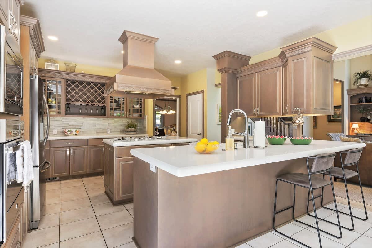 Gorgeous Chef kitchen with newly added white quartz counters