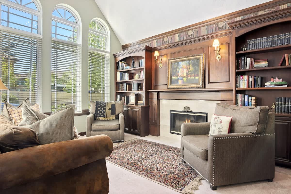 Chateau Woodlands in Salt Lake with Guesthouse and Hot Tub 3