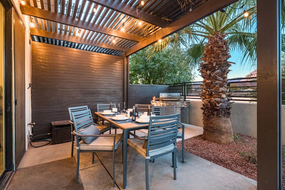 Private patio with dining table and barbecue seat additional 6