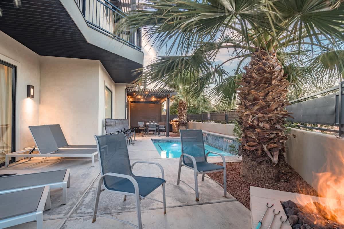 Hot tub, fire pit and pool