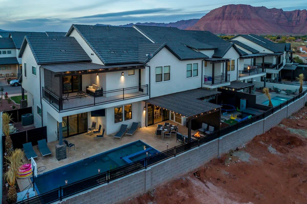 Rent the connecting home and have 2 pools and sleep 50+