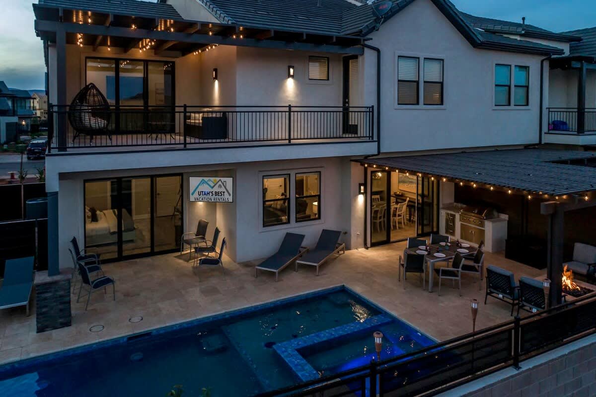 Gorgeous evening setting with your own private oasis