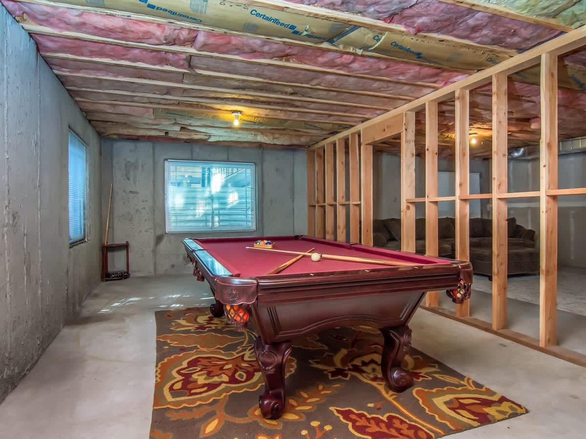 Basement rec room with billiards