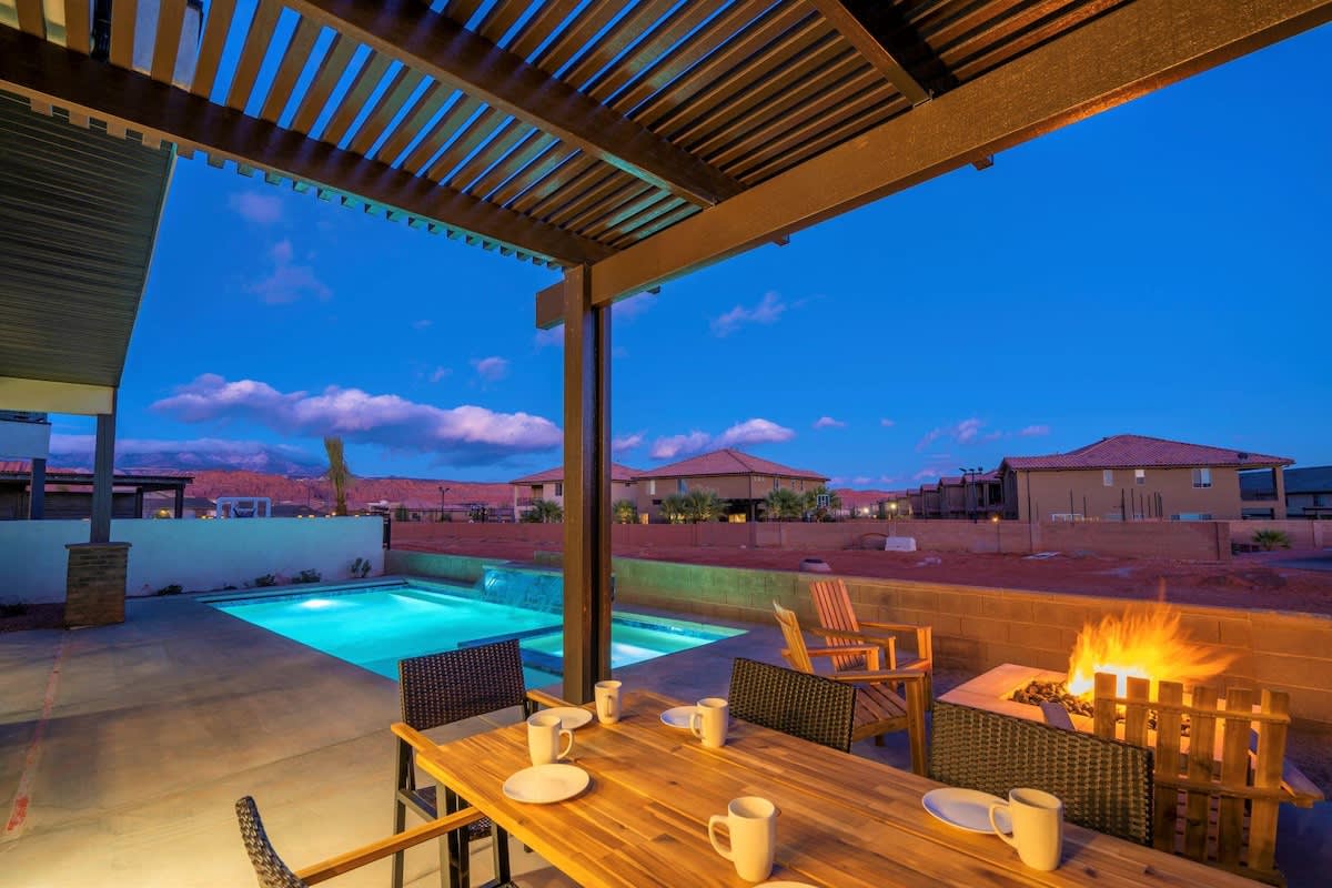 Poolside fire pit and dining area