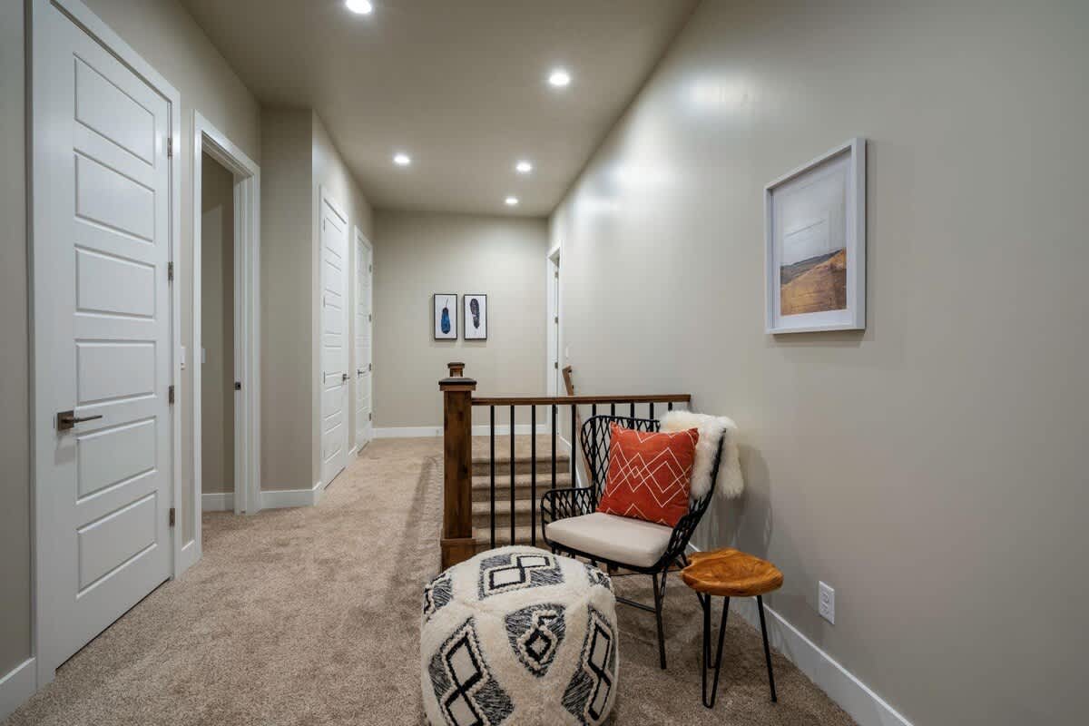 Nook off family room 2 upstairs