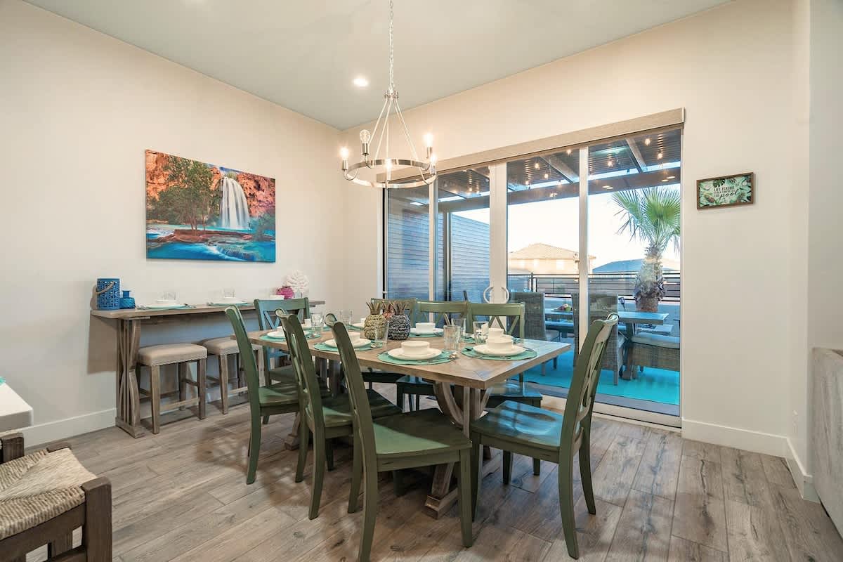Open concept kitchen and dining area