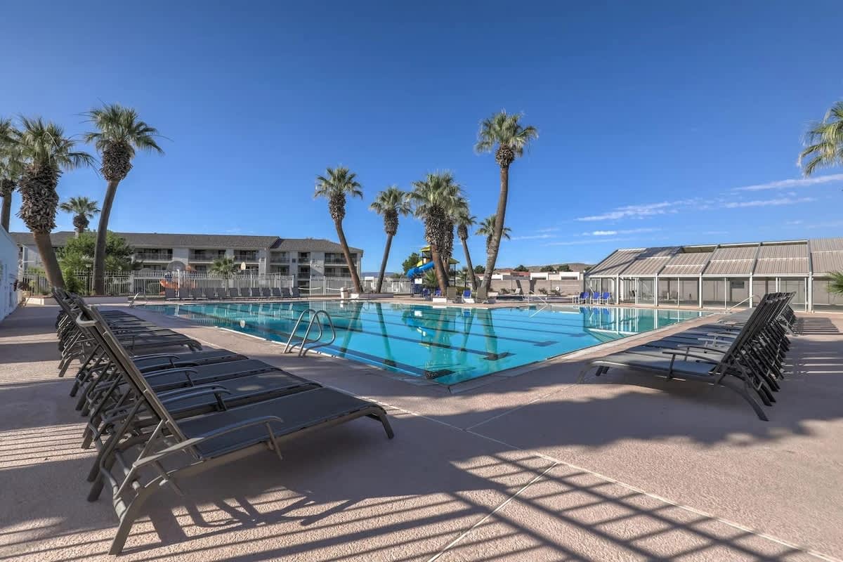 Large pool at Las Palmas. Access pass included